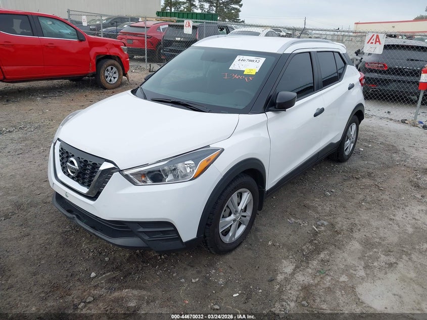 2019 Nissan Kicks S