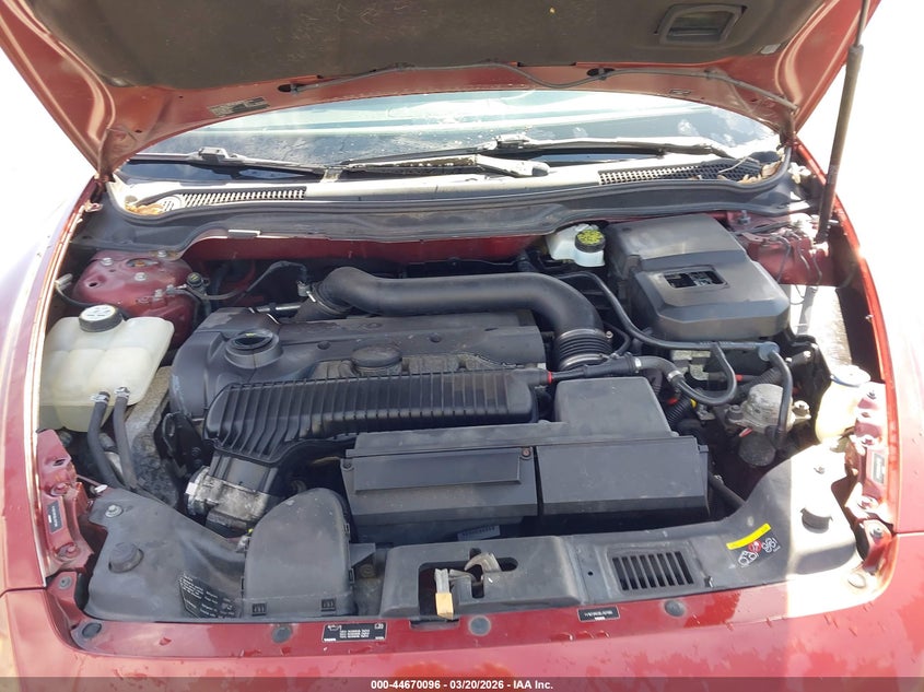 2011 Volvo C70 T5 VIN: YV1672MC0BJ107580 Lot: 44670096