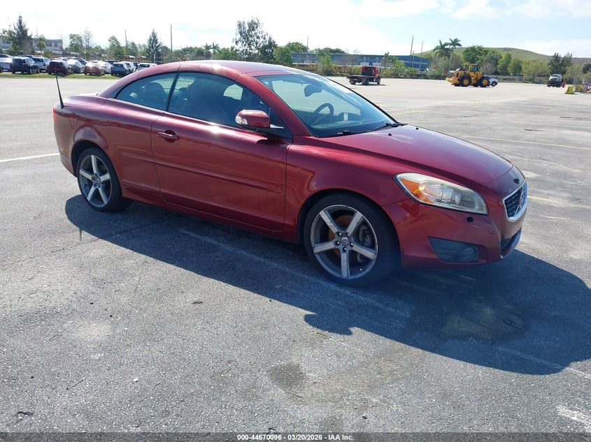 2011 Volvo C70 T5