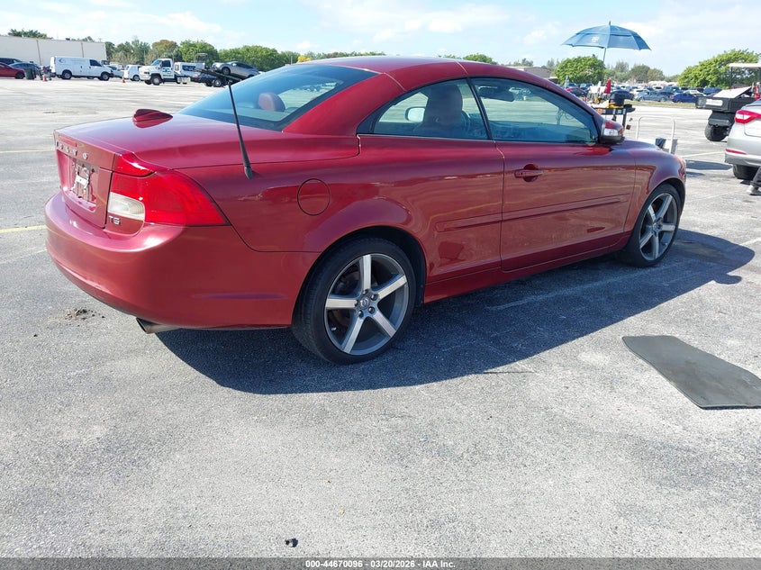 2011 Volvo C70 T5