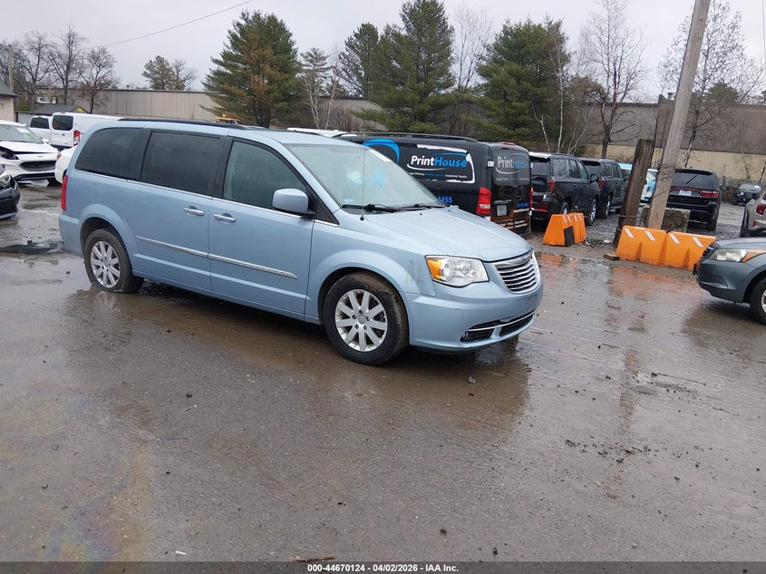2016 Chrysler Town & Country Touring