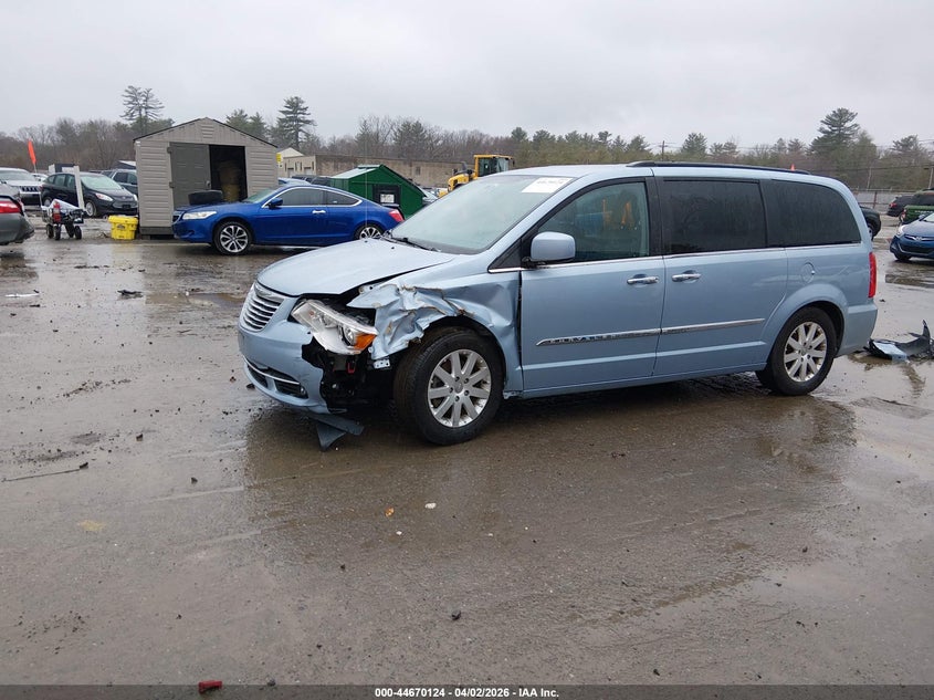 2016 Chrysler Town & Country Touring