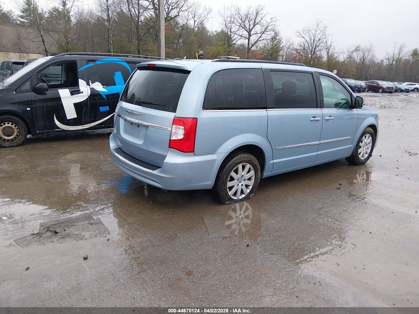 2016 Chrysler Town & Country Touring