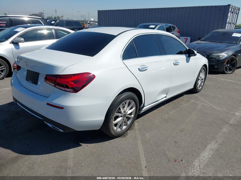 2020 Mercedes-Benz A 220