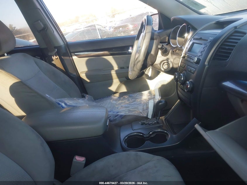 2012 KIA SORENTO auction photo 5