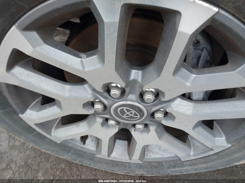 2022 Toyota Tundra VIN: 5TFMA5EC0NX001758 Lot: 44670454