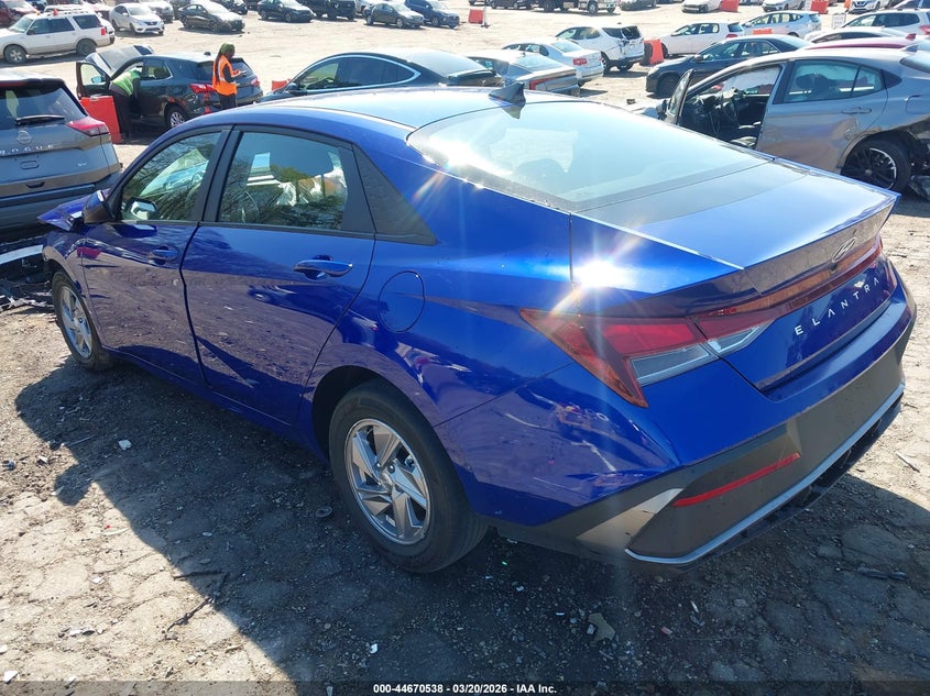 2024 Hyundai Elantra Se