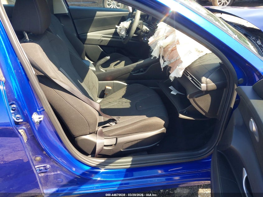 2024 Hyundai Elantra Se