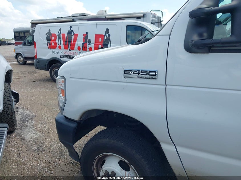 2023 Ford E-450 Cutaway