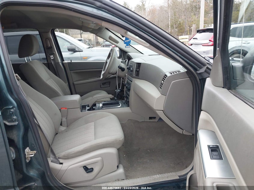 2005 Jeep Grand Cherokee Laredo