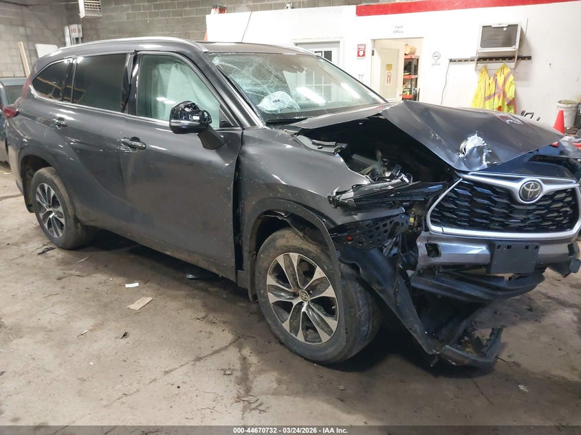 2021 Toyota Highlander Xle
