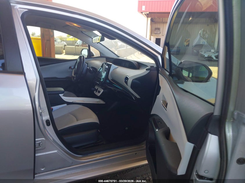 2017 Toyota Prius Three Touring