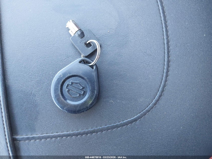 2011 Harley-Davidson Flhtk VIN: 1HD1KEM16BB660368 Lot: 44670816