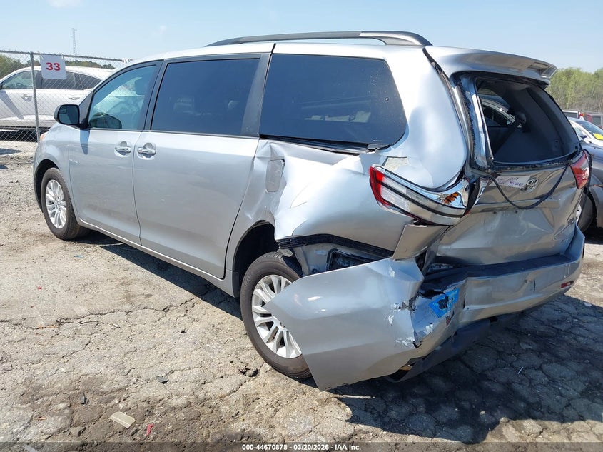 2015 Toyota Sienna Xle 8 Passenger