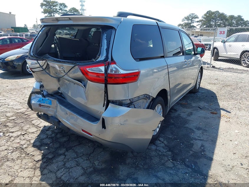 2015 Toyota Sienna Xle 8 Passenger
