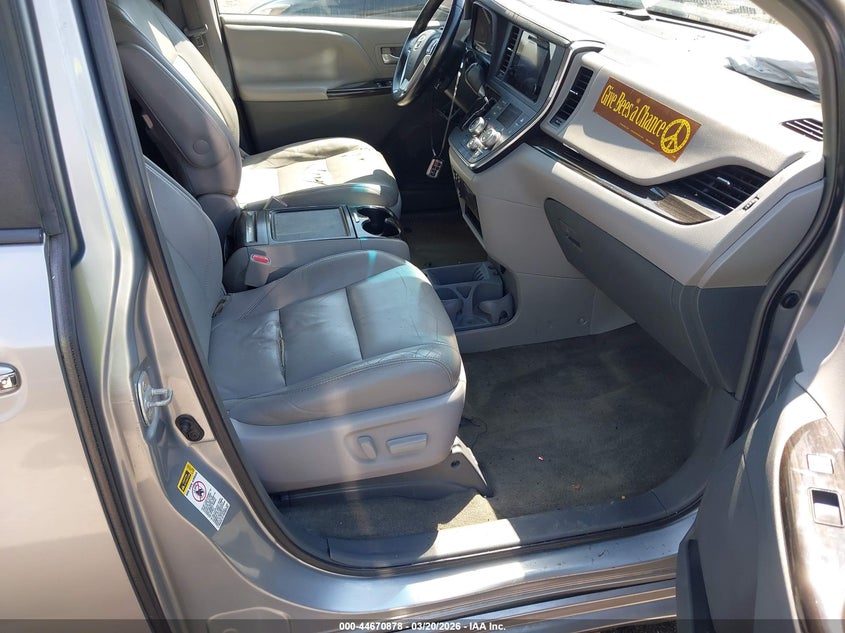 2015 Toyota Sienna Xle 8 Passenger