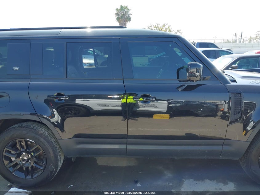 2024 Land Rover Defender 110 P400 S VIN: SALEJ7EU6R2288267 Lot: 44671009