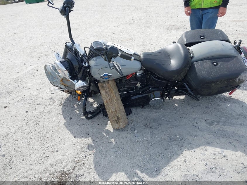 2025 Harley-Davidson Flhc VIN: 1HD1YA918SB012210 Lot: 44671124