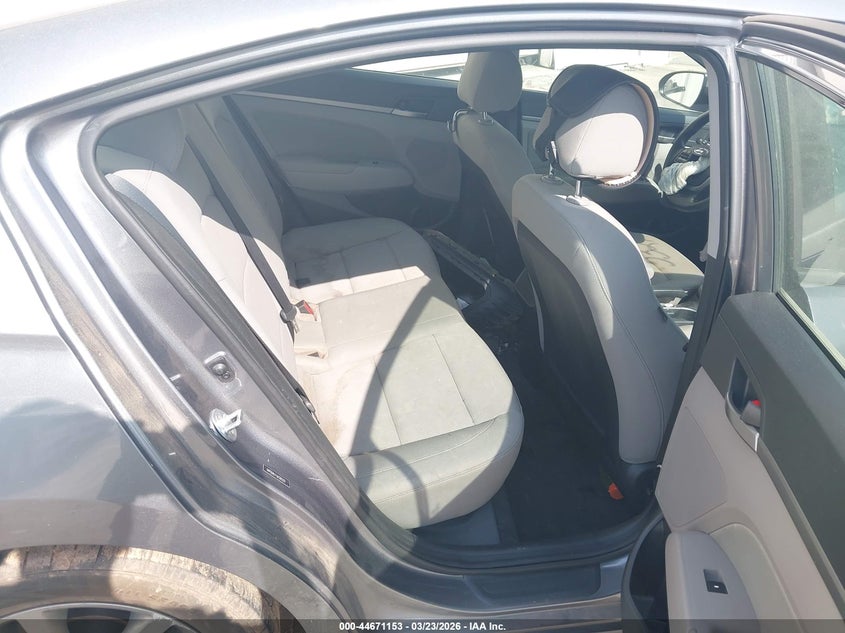 VIN 5NPD84LF4JH365321 2018 HYUNDAI ELANTRA SEL