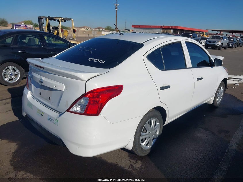 2019 Nissan Versa 1.6 S+