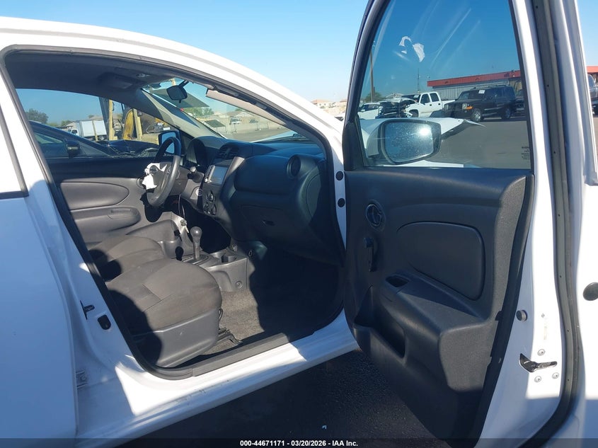 2019 Nissan Versa 1.6 S+