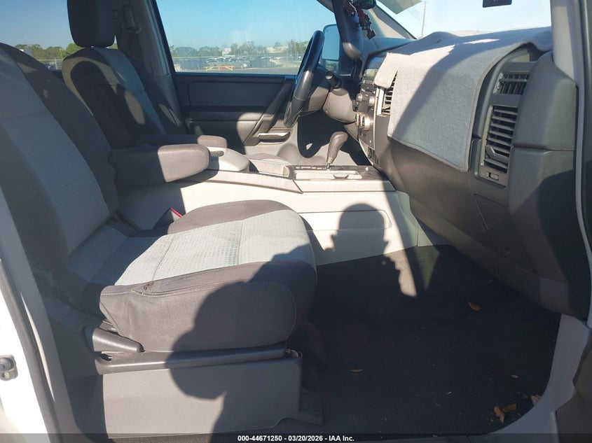 2004 Nissan Titan Se