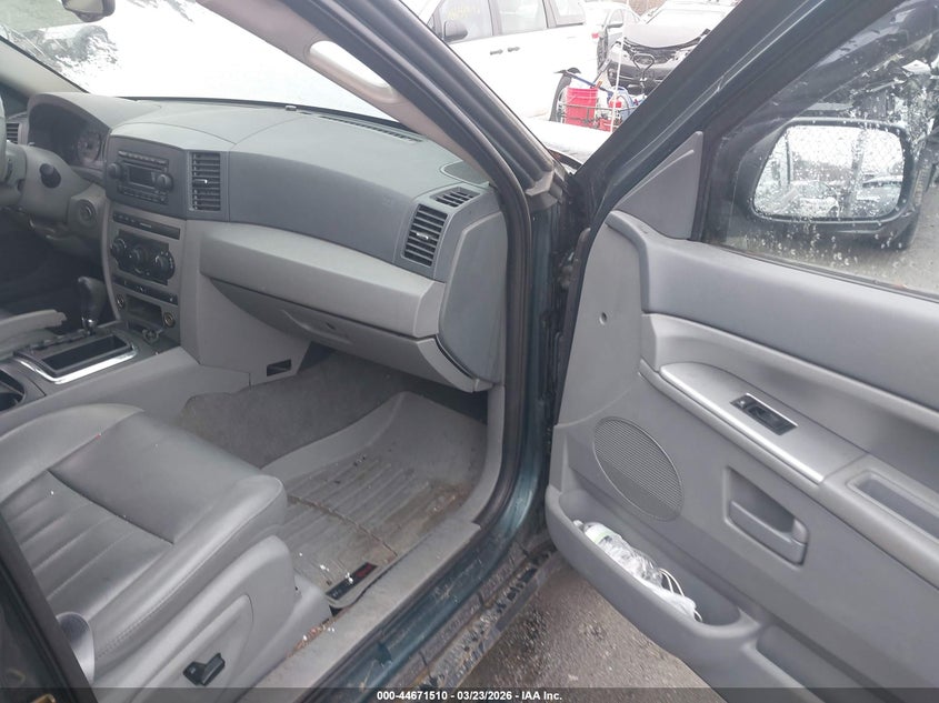 2005 Jeep Grand Cherokee Laredo