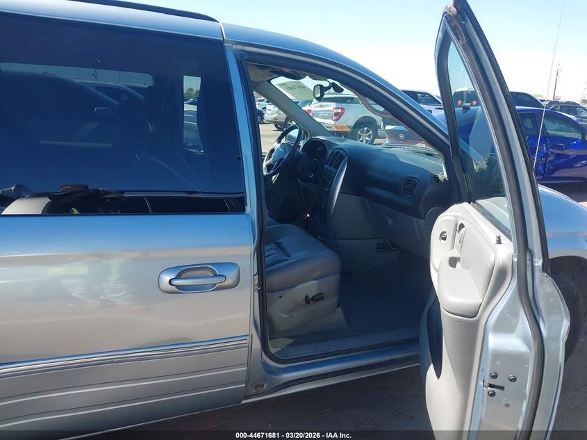 2006 Chrysler Town & Country Touring