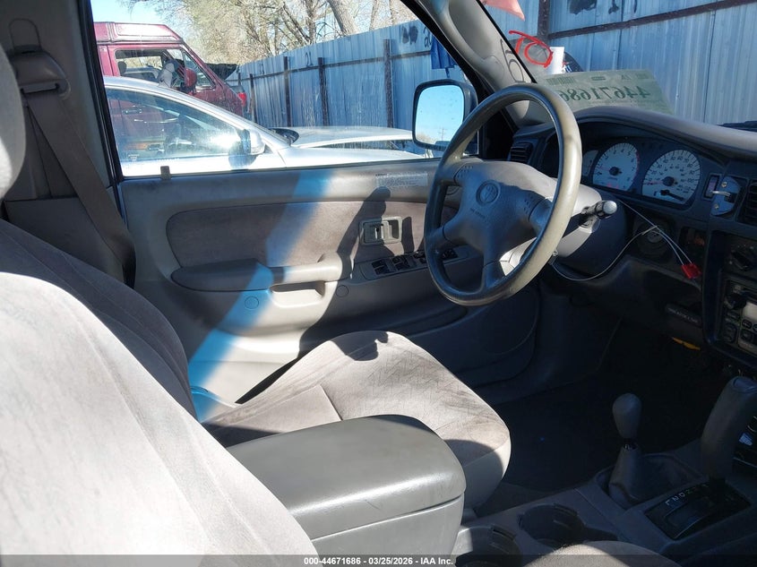 2003 Toyota Tacoma Base V6