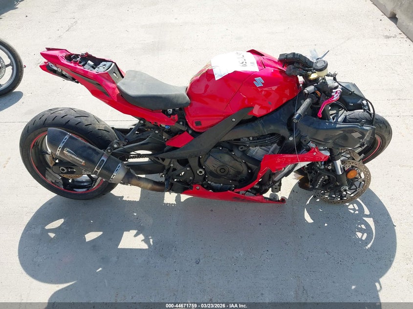 2017 Suzuki Gsx-R1000 VIN: JS1DM11B9H2100572 Lot: 44671759