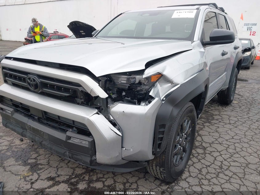 2025 TOYOTA 4RUNNER auction photo 6