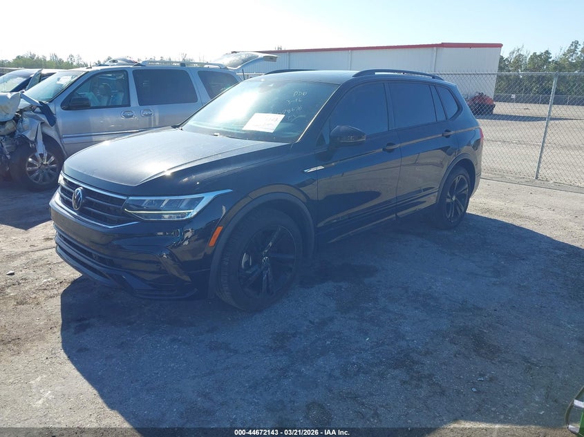 2023 Volkswagen Tiguan 2.0T Se R-Line Black