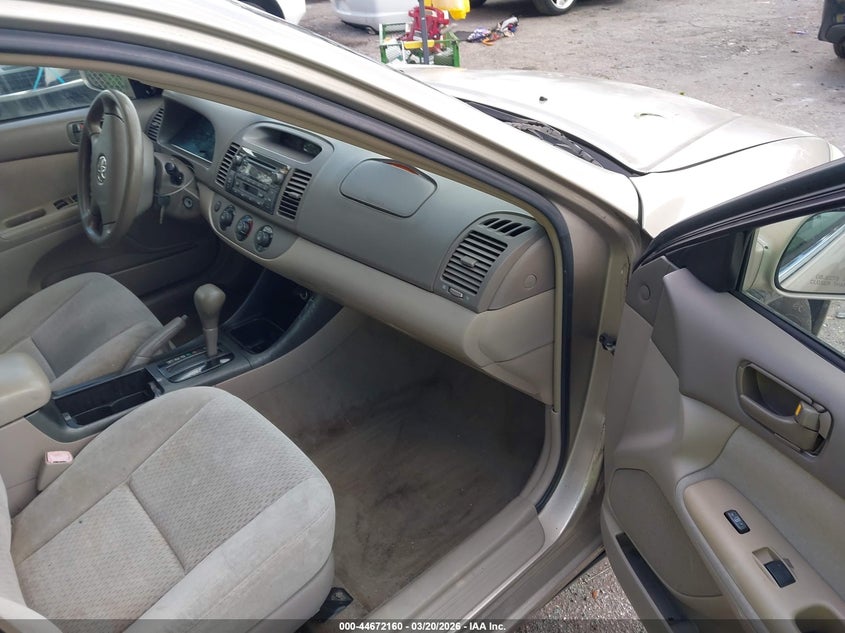 2004 Toyota Camry Le