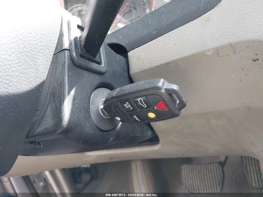 2004 Volvo S60 2.4 VIN: YV1RS61T842321527 Lot: 44672512