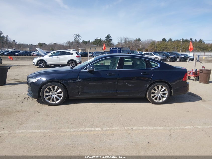 2017 Volvo S90 T6 Momentum VIN: YV1A22MK1H1004516 Lot: 44672623