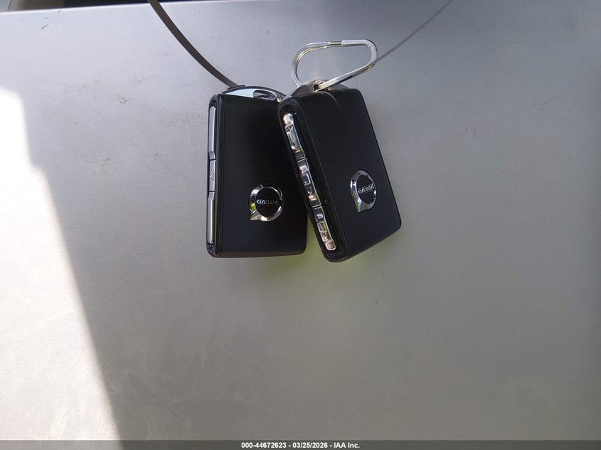 2017 Volvo S90 T6 Momentum VIN: YV1A22MK1H1004516 Lot: 44672623