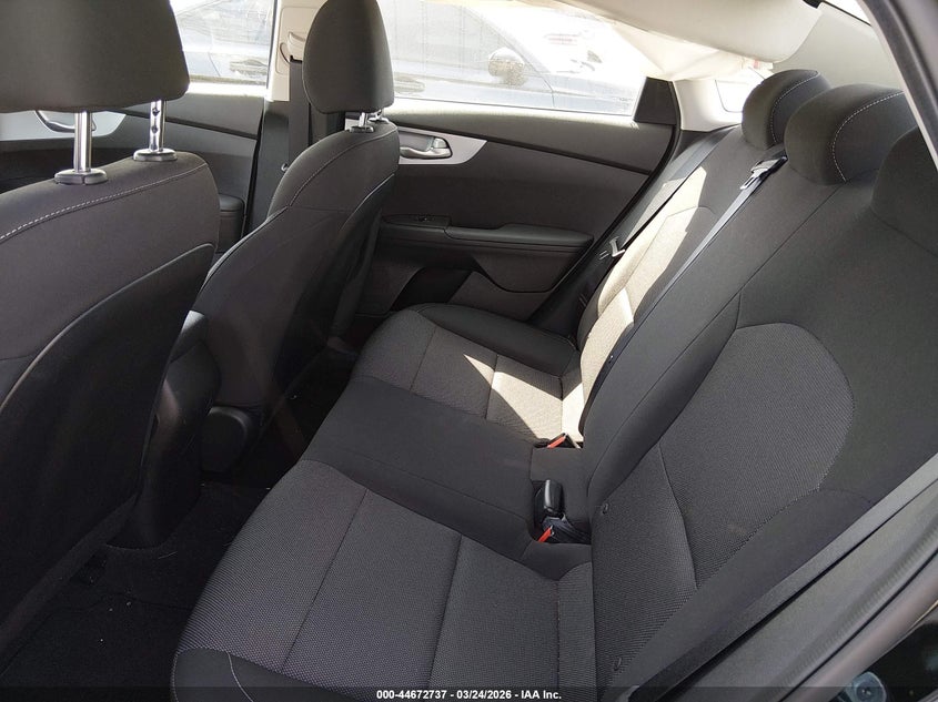 VIN 3KPF24AD4PE636810 2023 KIA FORTE LX