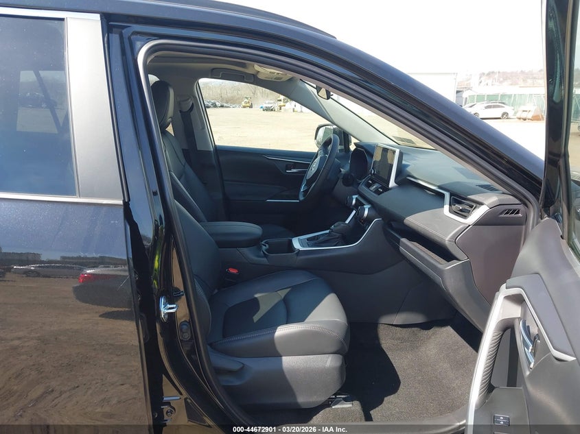 2025 Toyota Rav4 Xle Premium