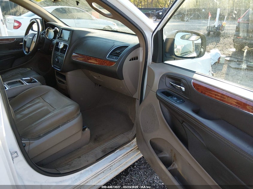 2015 Chrysler Town & Country Touring