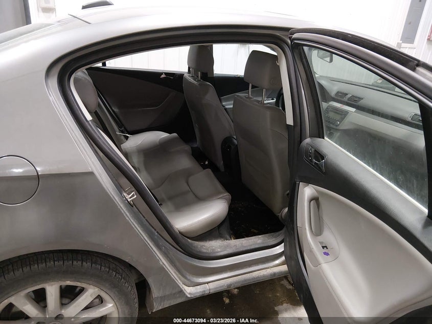 2006 Volkswagen Passat 3.6 VIN: WVWBU73C26P131992 Lot: 44673094