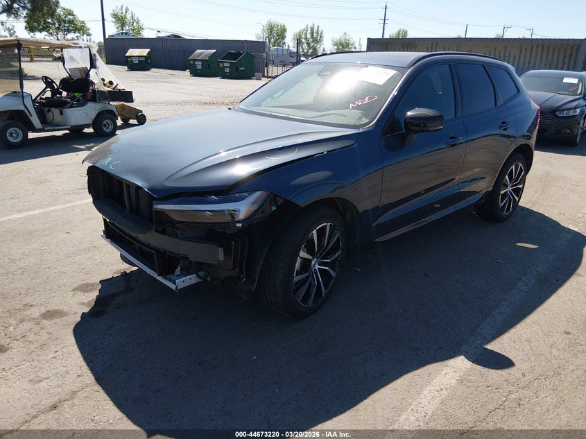 2024 Volvo Xc60 B5 Plus Dark Theme
