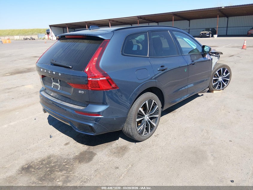 2024 Volvo Xc60 B5 Plus Dark Theme