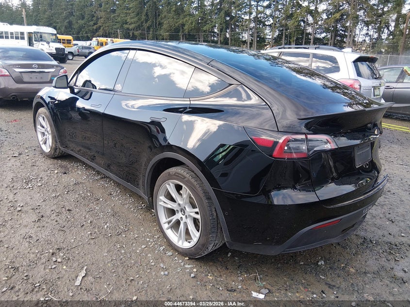 2022 Tesla Model Y Long Range Dual Motor All-Wheel Drive