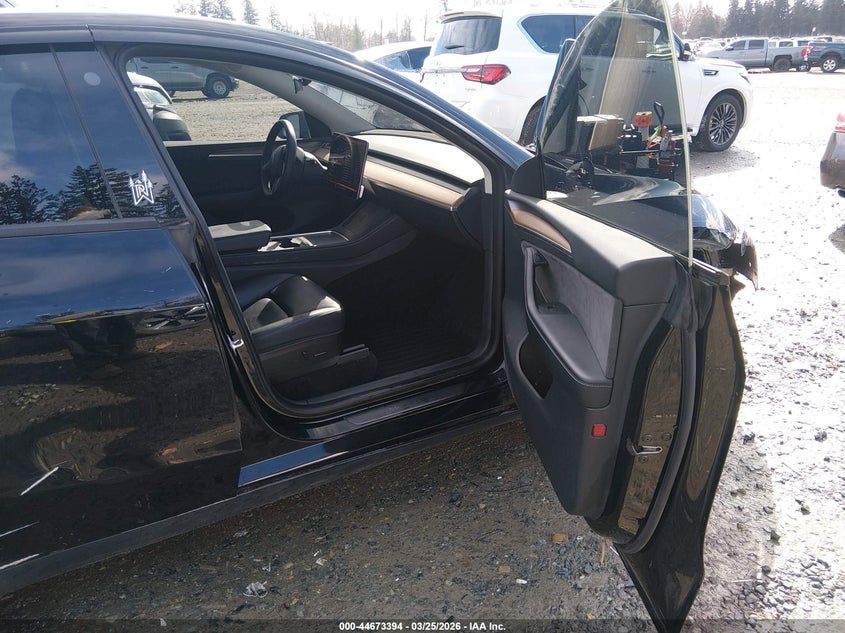 2022 Tesla Model Y Long Range Dual Motor All-Wheel Drive