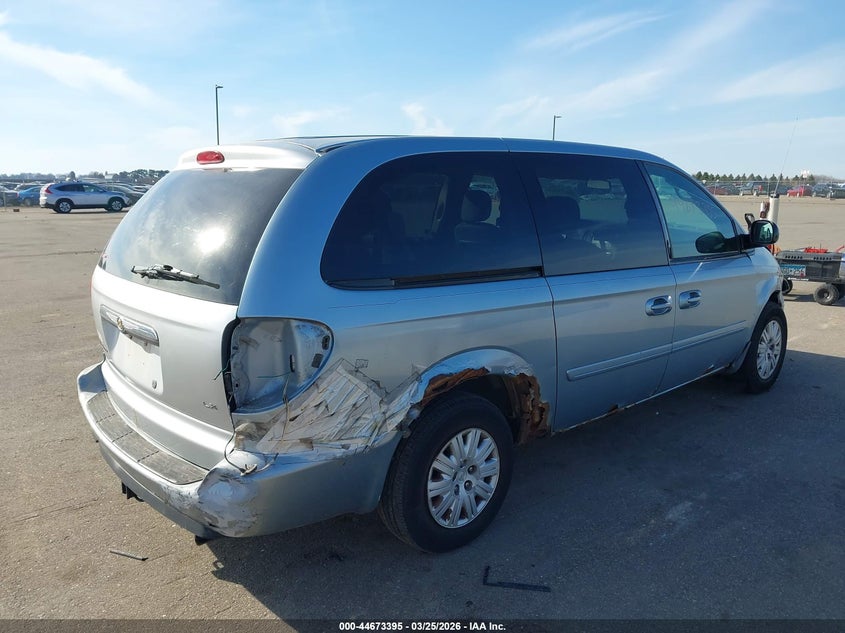 2005 Chrysler Town & Country Lx