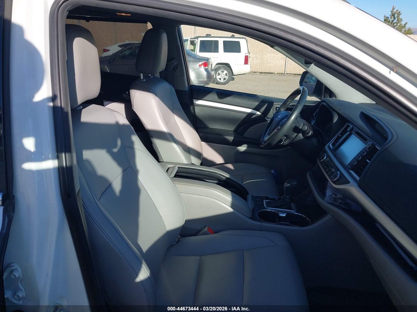 2019 Toyota Highlander Xle