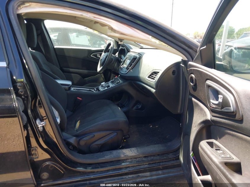2015 Chrysler 200 Lx