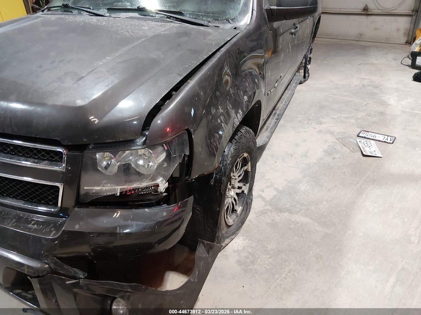 2010 CHEVROLET AVALANCHE 1500 auction photo 6