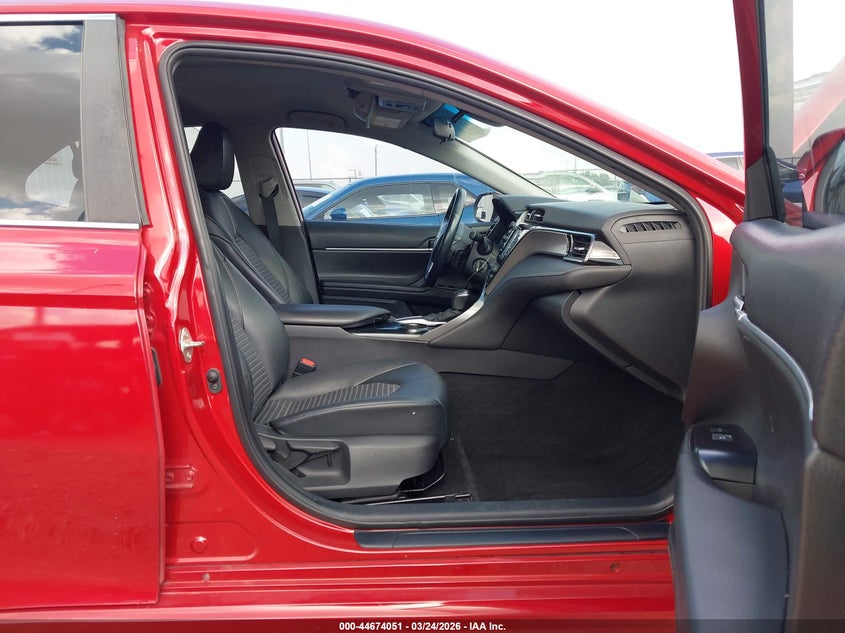 2020 TOYOTA CAMRY auction photo 5