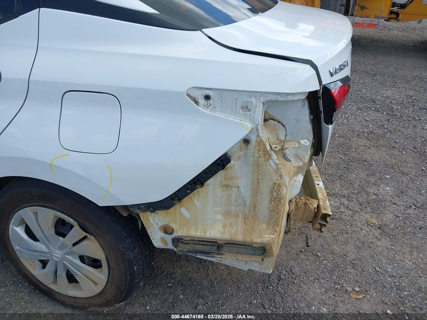 2022 Nissan Versa 1.6 S Xtronic Cvt VIN: 3N1CN8DV0NL825679 Lot: 44674168